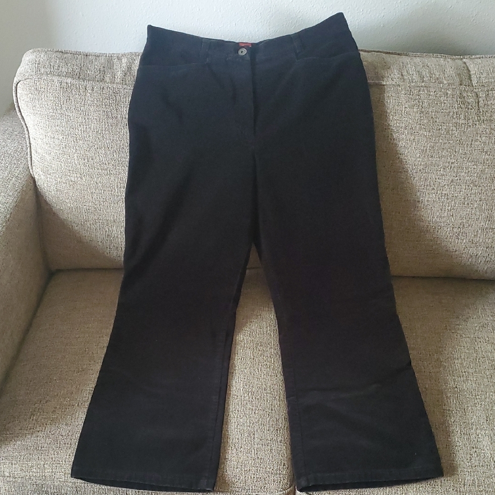 Ankled Flared Black Pants - Light Material
